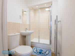 En-Suite- click for photo gallery
